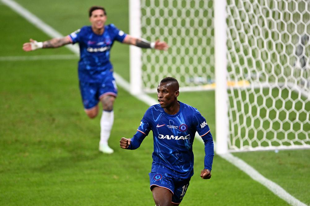 欧文连续助攻全队配合默契